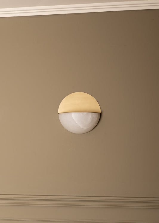 Luno Wall Lamp - Brass Alabaster